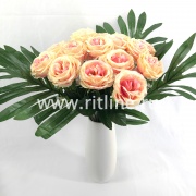 Букет роз с белыми цветами и зеленью "FITTONE", 15г., выс. 40см, цв.микс