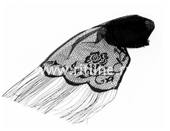 Шарф гипюровый с розами и бахромой FITTONE