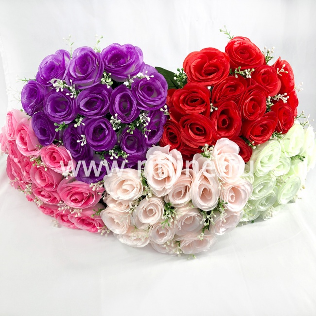 Букет роз с зеленью "FITTONE", 15г., выс. 40см, цв.микс Букет роз с зеленью "FITTONE", 15г., выс. 40см, цв.микс